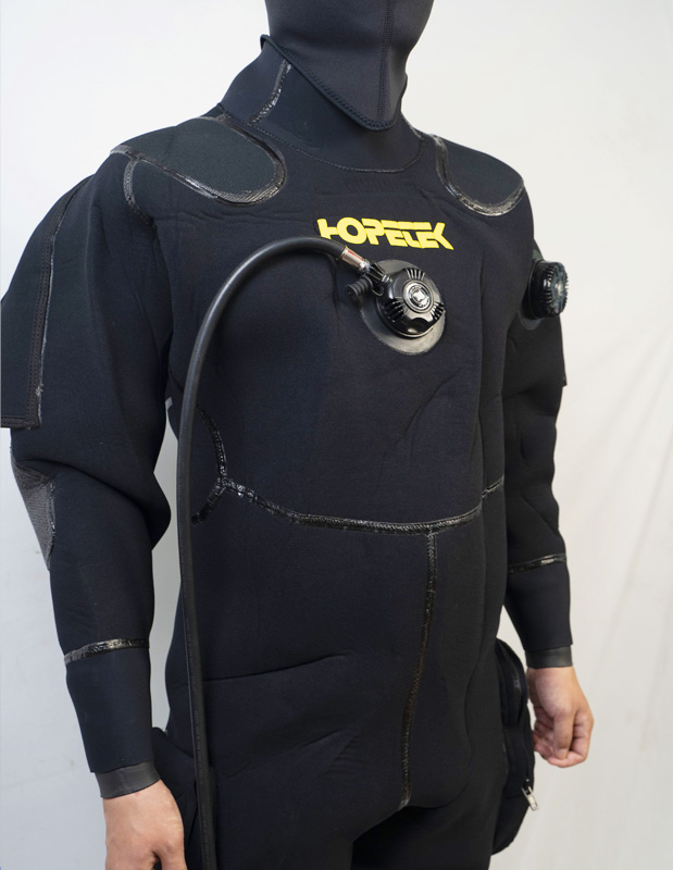 干式潜水服(图2)