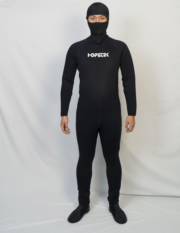 干式潜水服(图1)